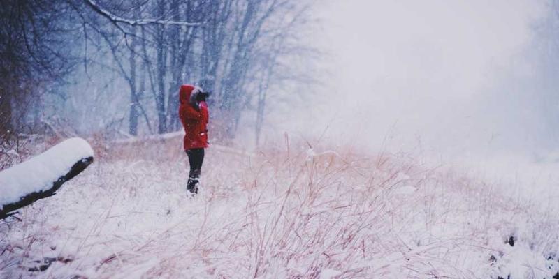 解码不同职业人群的“标志性配件”(如程序员背包)及其功能象征