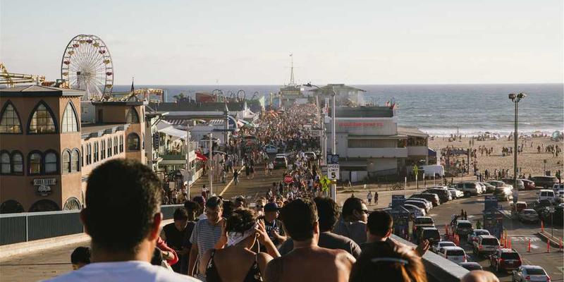 把手机屏幕调成黑白，体验信息摄入从“诱惑”到“档案”的转变