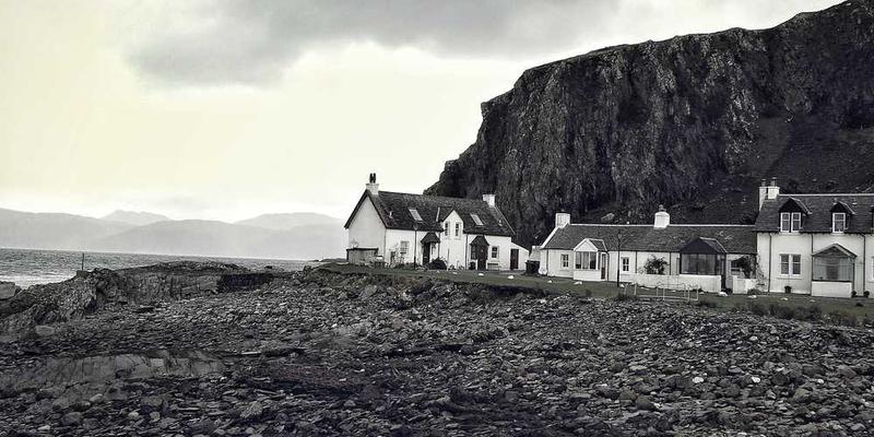 训练一个AI来评估其他AI的“道德水平”，这个监督者AI自身却产生了偏见。