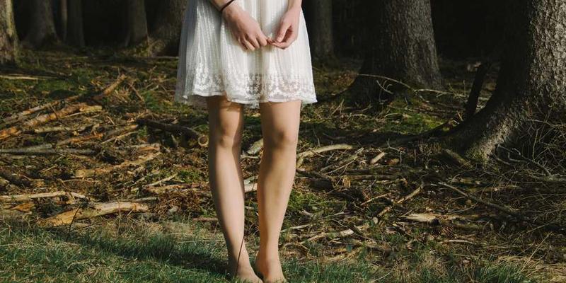 当AI开始用“也许”、“可能”、“我猜”这类模糊词汇时,它是在进化还是在模仿缺陷