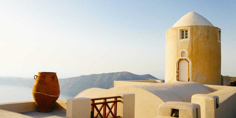 手机只剩1%电量时,你所处任何地点瞬间具备的紧急性与神圣感。