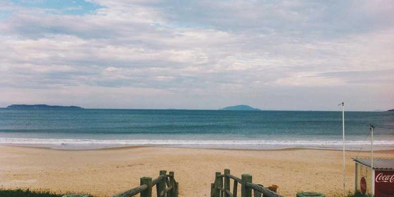 为一段复杂的情感关系，调制一杯层次分明的鸡尾酒，每层代表一个阶段